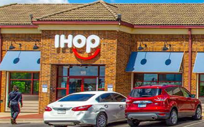 Pictures of Restaurant property located at 9095 Metcalf Ave, Overland Park, KS 66212 for lease - image #1