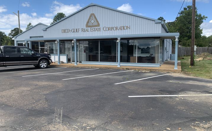 Pictures of Retail, Office, Restaurant property located at 2405 Hwy 45 N, Columbus, MS 39705 for lease - image #1