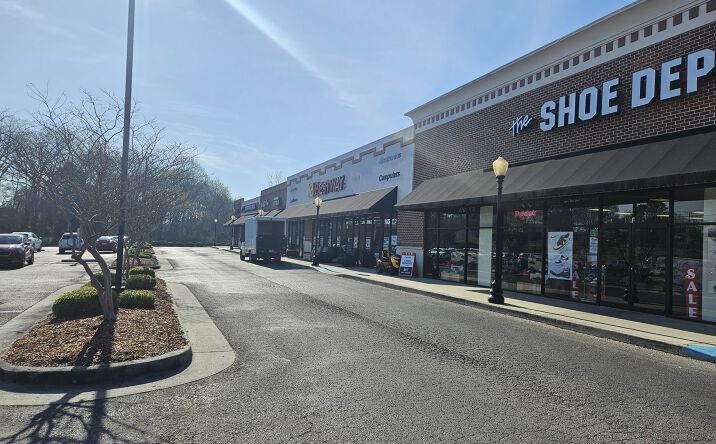 Pictures of Retail property located at 229 French Farms Blvd, Athens, AL 35611 for lease - image #1