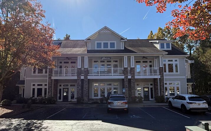 Pictures of Office property located at 1792 Woodstock Rd, Roswell, GA 30075 for lease - image #1