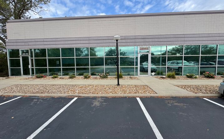 Pictures of Industrial property located at 8248 Northwest 101 Terrace, KCMO, MO 64153 for lease - image #1
