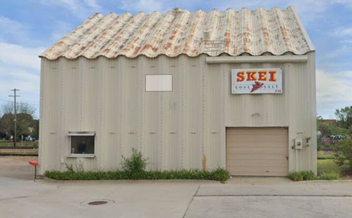 Pictures of Industrial property located at 639 Lincoln Way, Ames, IA 50010 for lease - image #1