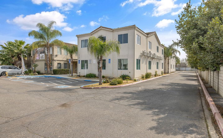 Pictures of Office property located at 1747 W Walnut Ave, Visalia, CA 93277 for lease - image #1