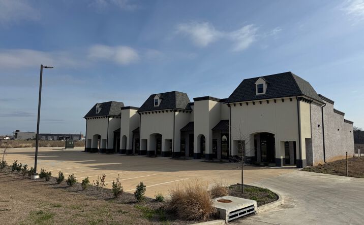 Pictures of Retail, Office, Restaurant property located at 100 Germantown Blvd, Gluckstadt, MS 39110 for lease - image #1