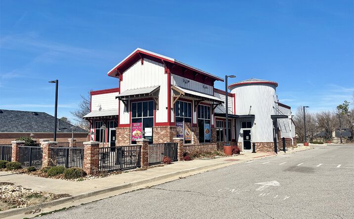 Pictures of Retail property located at 1839 W Main St, Norman, OK 73069 for lease - image #1