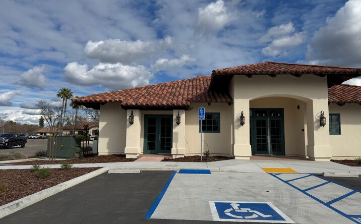 Pictures of Office property located at 5625 Avenida de Los Robles, Suite B, Visalia, CA 93291 for lease - image #1