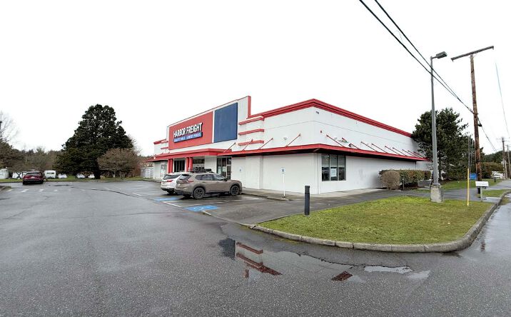 Pictures of Retail property located at 775 NE Koetje St, Oak Harbor, WA 98277 for lease - image #1