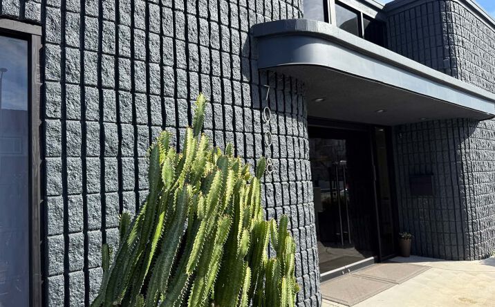 Pictures of Office property located at 7008 Owensmouth Ave, Los Angeles, CA 91303 for lease - image #1