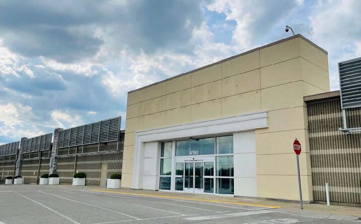 Pictures of Retail property located at 4150 Hunt Rd, Blue Ash, OH 45236 for lease - image #1