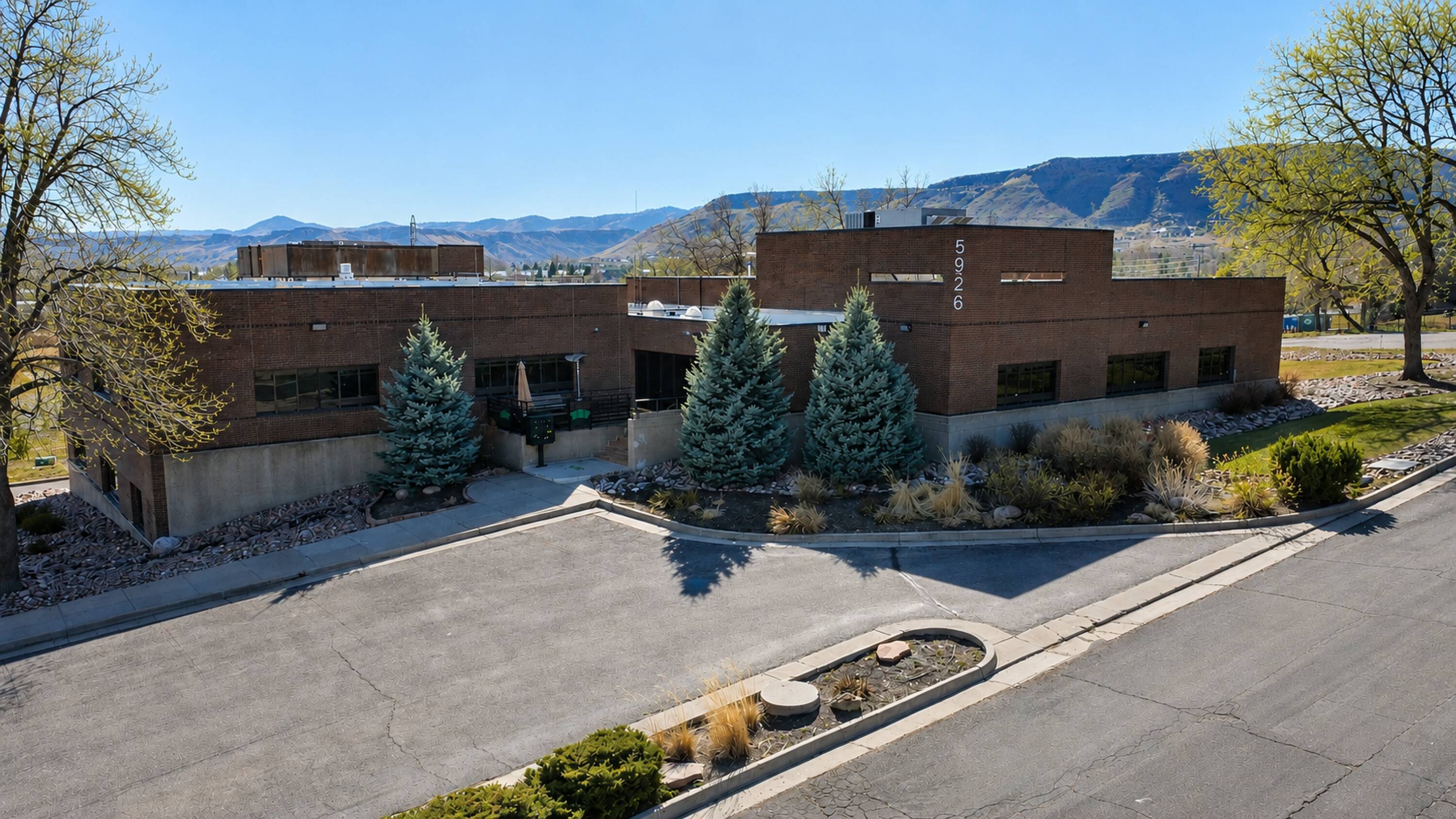 5926 Mcintyre St, Golden, CO 80403