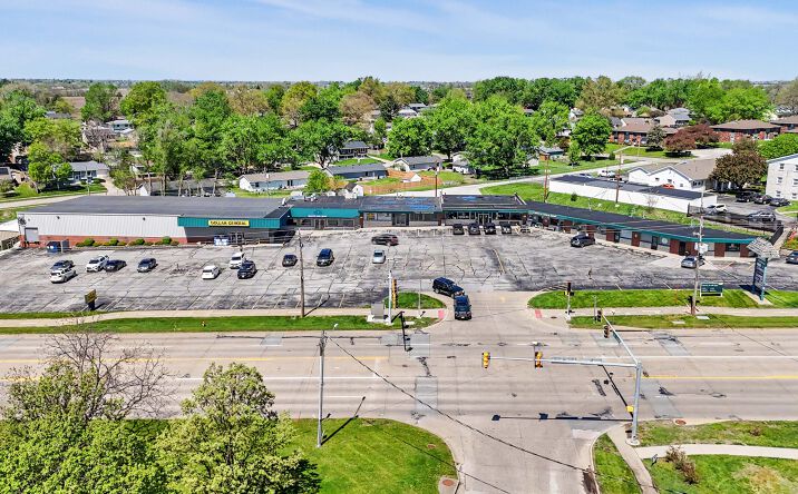 Pictures of Office, Retail property located at 1031 Sunset Dr, Norwalk, IA 50211 for lease - image #1