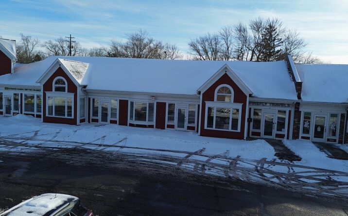 Pictures of Office, Retail, Restaurant property located at 201 Center Street, Chardon, OH 44024 for lease - image #1