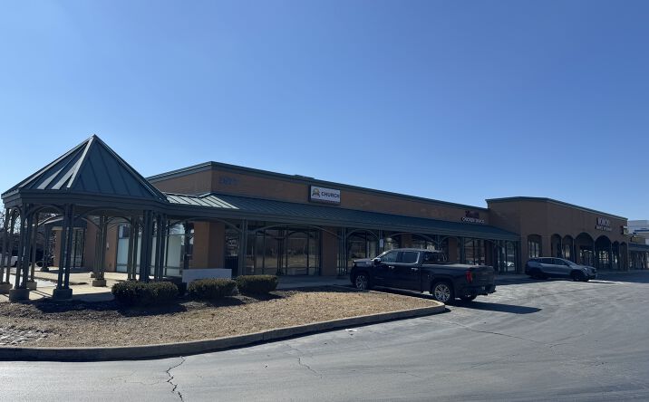 Pictures of Retail, Restaurant, Office property located at 3577 E New York St, Aurora, IL 60504 for lease - image #1