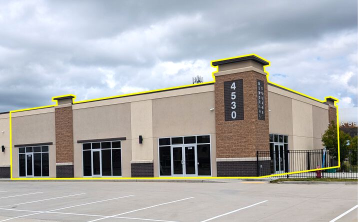 Pictures of Retail property located at 4530 Memorial Hwy, Mandan, ND 58554 for lease - image #1