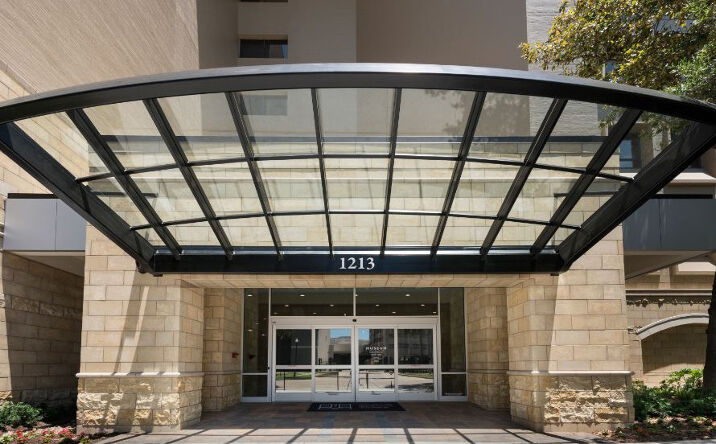 Pictures of Office property located at 1213 Hermann Dr, Houston, TX 77004 for lease - image #1