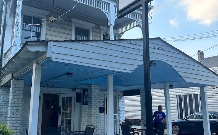 Pictures of Restaurant property located at 1120 S Carrollton Ave, New Orleans, LA 70118 for lease - image #1