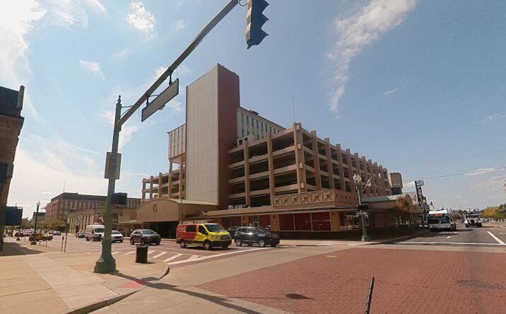 Pictures of Office, Retail property located at 121 Cleveland Ave SW, Canton, OH 44702 for lease - image #1