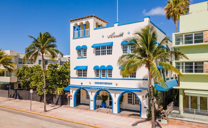Pictures of Retail property located at 820 Ocean Dr, Miami Beach, FL 33139 for lease - image #1