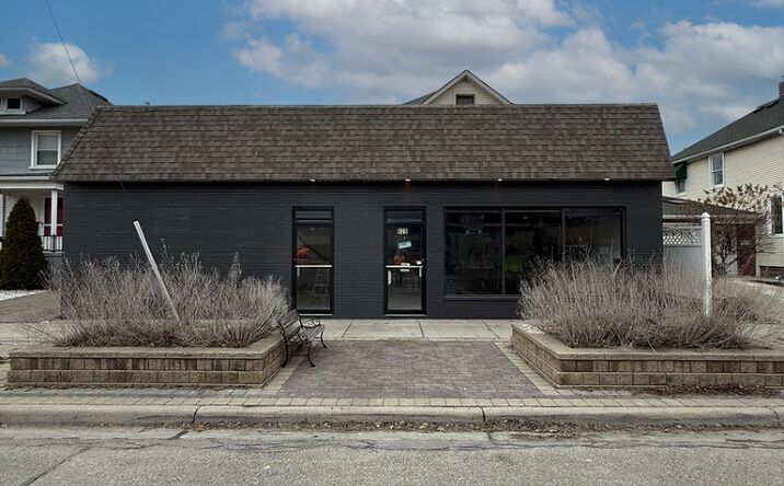 Pictures of Office, Retail property located at 820 S Washington Ave, Royal Oak, MI 48067 for lease - image #1
