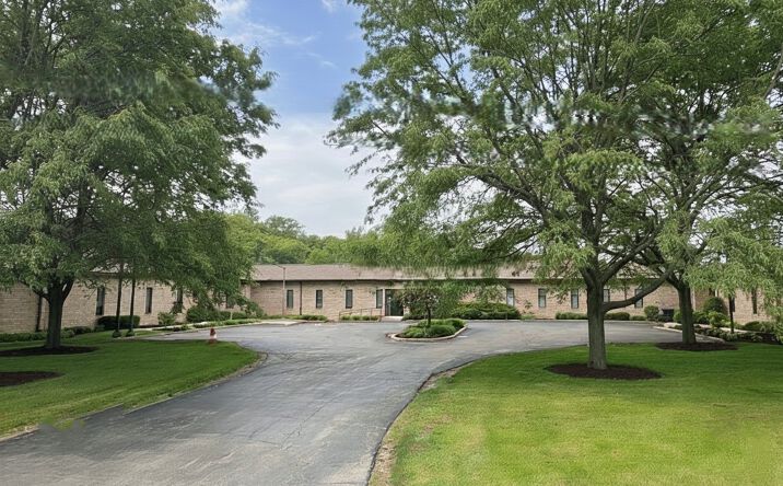 Pictures of Office property located at 850 W Bartlett Rd, Bartlett, IL 60103 for lease - image #1