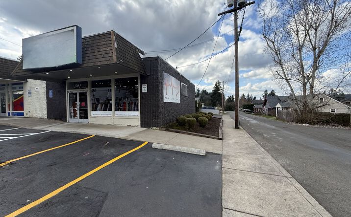 Pictures of Retail property located at 124 Molalla Ave, Oregon City, OR 97045 for lease - image #1
