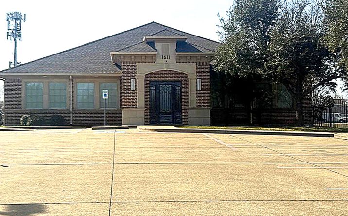 Pictures of Office property located at 1611 N Belt Line Rd, Mesquite, TX 75149 for lease - image #1