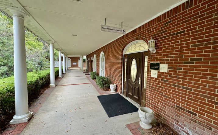 Pictures of Office, Special Purpose property located at 550 FL-85, Niceville, FL 32578 for lease - image #1