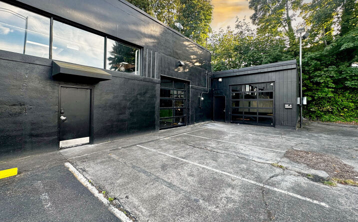 Pictures of Retail property located at 5035 SE McLoughlin Blvd, Portland, OR 97202 for lease - image #1