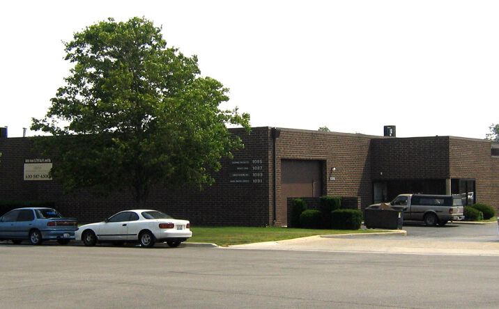 Pictures of Retail, Industrial property located at 1081 Entry Dr, Bensenville, IL 60106 for lease - image #1