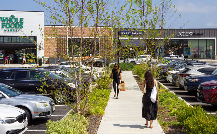 Pictures of Retail, Restaurant property located at 790 Iyannough Rd, Barnstable, MA 02601 for lease - image #1