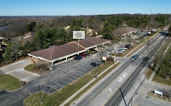 Pictures of Retail property located at 265 N Main St, Munroe Falls, OH 44262 for lease - image #1