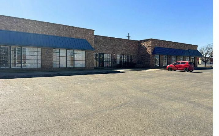 Pictures of Retail, Office property located at 7205 I-40 West, Amarillo, TX 79106 for lease - image #1