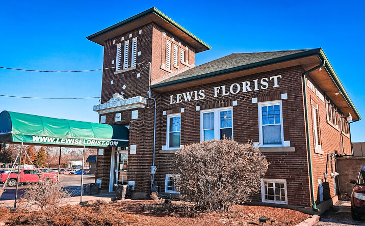 Pictures of Retail property located at 147 S US Highway 45, Grayslake, IL 60030 for lease - image #1