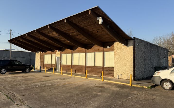 Pictures of Retail, Office, Special Purpose property located at 575 N 7th St, Beaumont, TX 77702 for lease - image #1