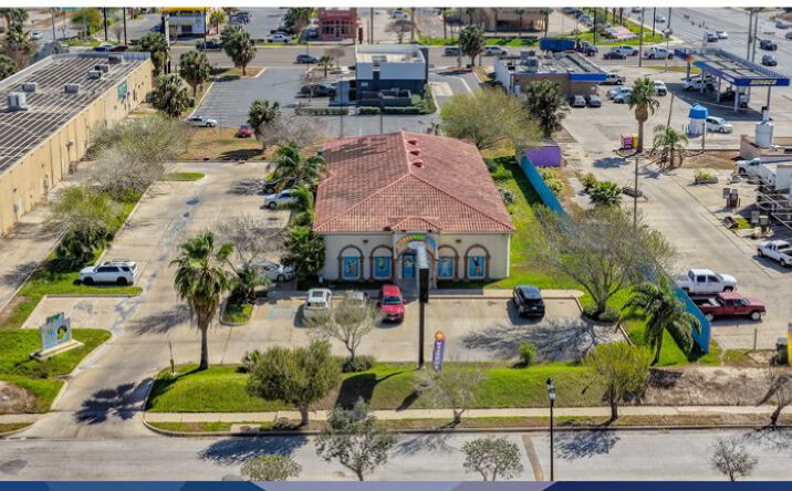Pictures of Office property located at 18 Paseo Plaza, Brownsville, TX 78521 for lease - image #1