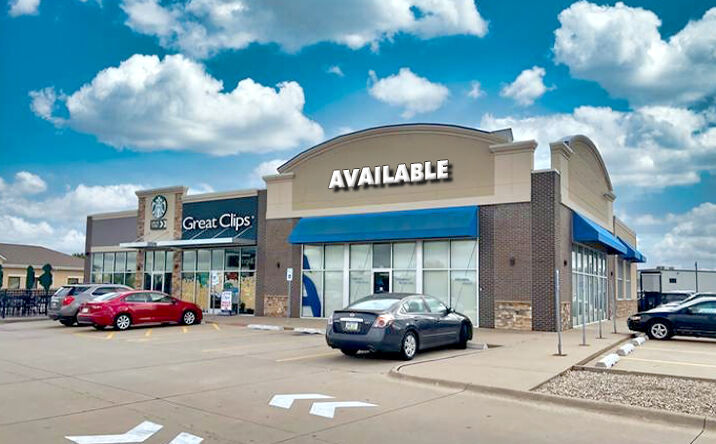 Pictures of Retail property located at 3020 US-61, Muscatine, IA 52761 for lease - image #1