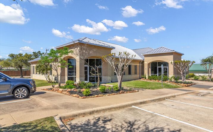 Pictures of Office property located at 3308 Longmire Dr, College Station, TX 77845 for lease - image #1