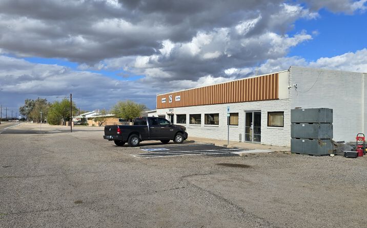 Pictures of Retail property located at 12702 N Sanders Rd, Marana, AZ 85653 for lease - image #1