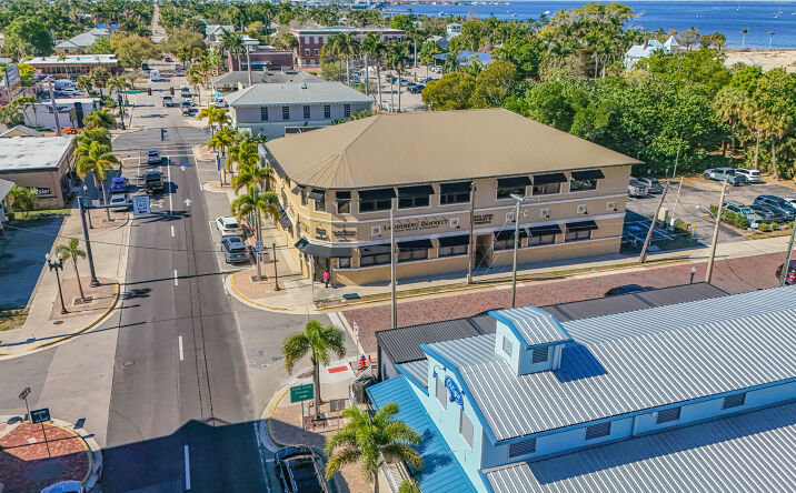 Pictures of Office property located at 252 W Marion Ave, Punta Gorda, FL 33950 for lease - image #1