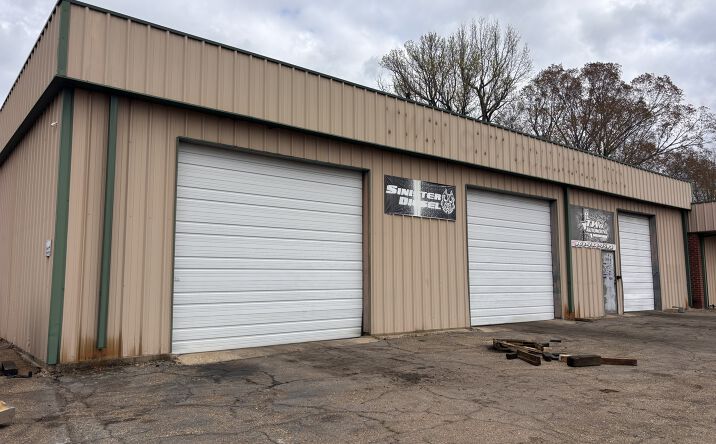 Pictures of Industrial property located at 918 New Boston Rd, Texarkana, TX 75501 for lease - image #1