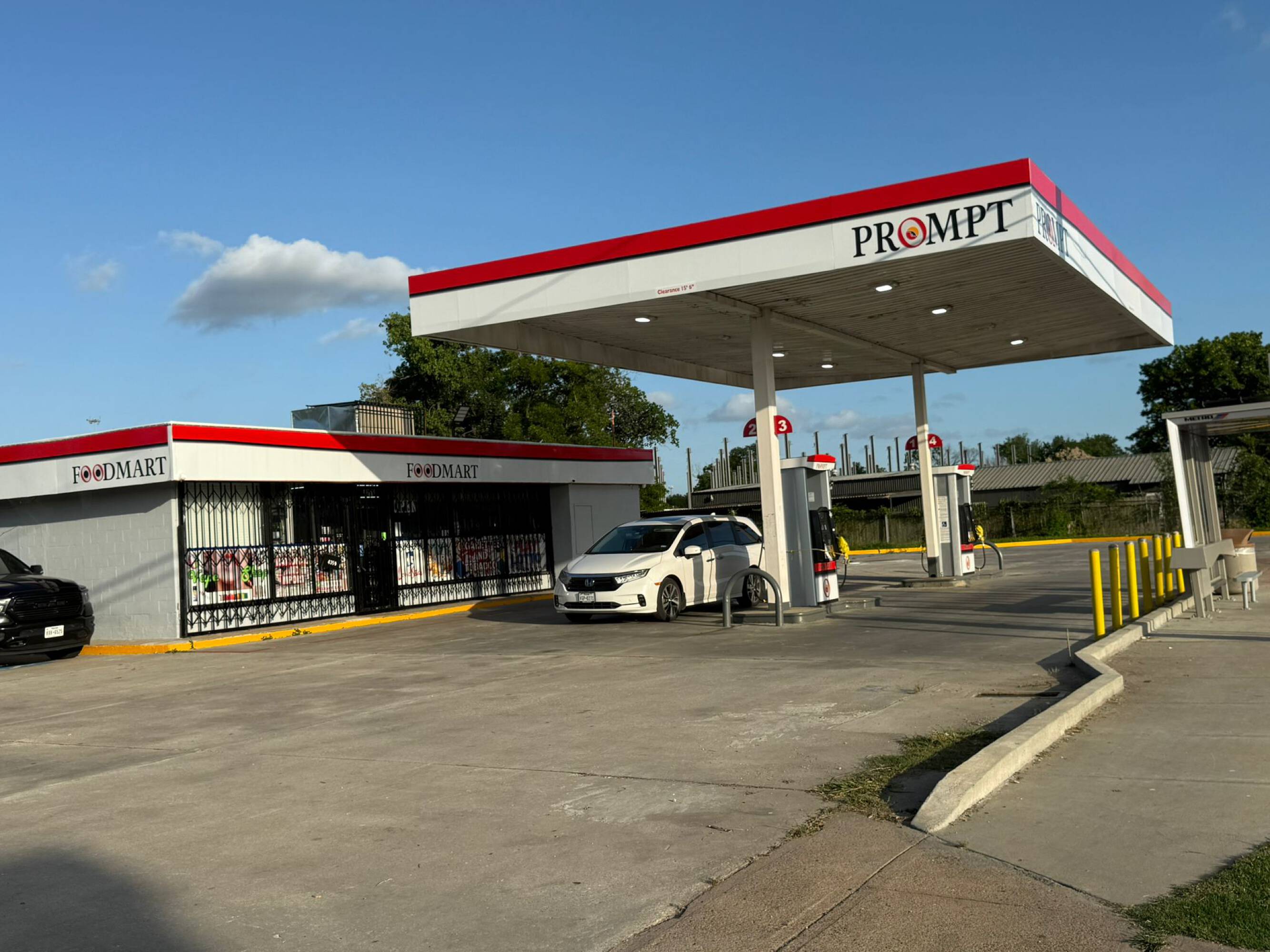 4350 Airline Dr, Houston, TX 77022
