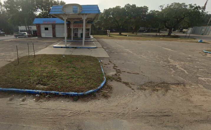 Pictures of Retail property located at 541 Pass Rd, Gulfport, MS 39507 for lease - image #1