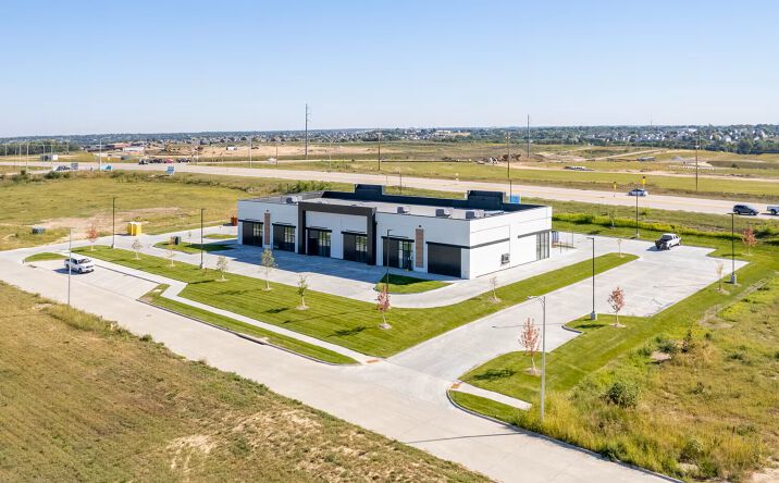 Pictures of Retail property located at 5331 S 204th Ave, Elkhorn, NE 68022 for lease - image #1