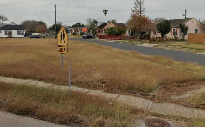 Pictures of Land property located at 710 Naples St, Corpus Christi, TX 78404 for lease - image #1