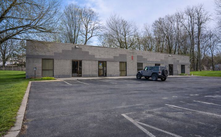 Pictures of Office, Industrial property located at 200 Gateway Park Dr, Syracuse, NY 13212 for lease - image #1
