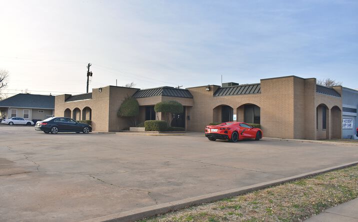 Pictures of Office property located at 4601 N Classen Blvd, Oklahoma City, OK 73118 for lease - image #1