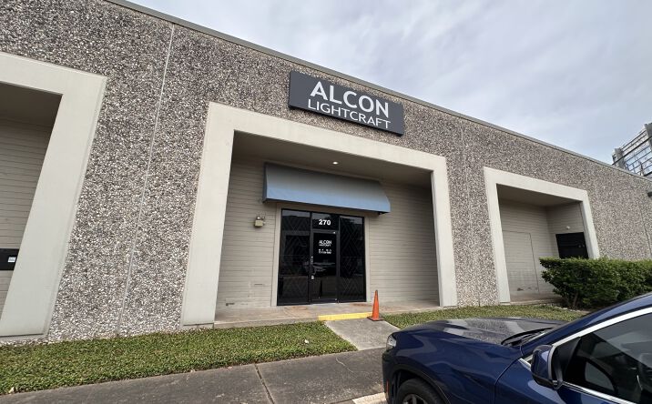 Pictures of Industrial property located at 551 N Shepherd Dr, Houston, TX 77007 for lease - image #1