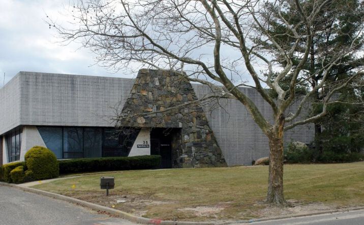 Pictures of Industrial property located at 35 Davids Dr, Hauppauge, NY 11788 for lease - image #1