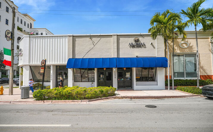 Pictures of Restaurant property located at 1930 Ponce de Leon Blvd, Coral Gables, FL 33134 for lease - image #1
