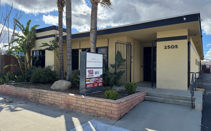 Pictures of Office property located at 2505 M St, Bakersfield, CA 93301 for lease - image #1